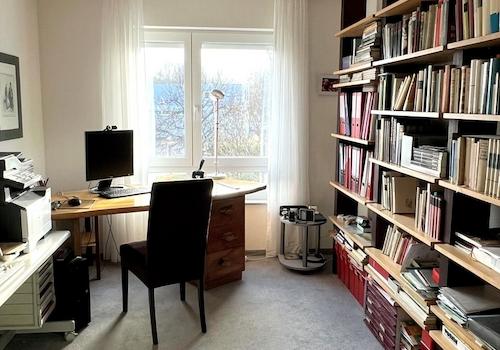 Arbeits- oder Kinderzimmer