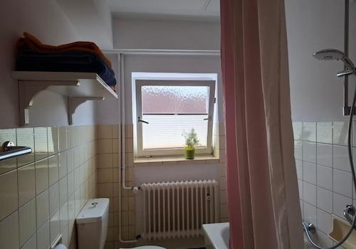 "Retro"-Wannenbad im Gartenges