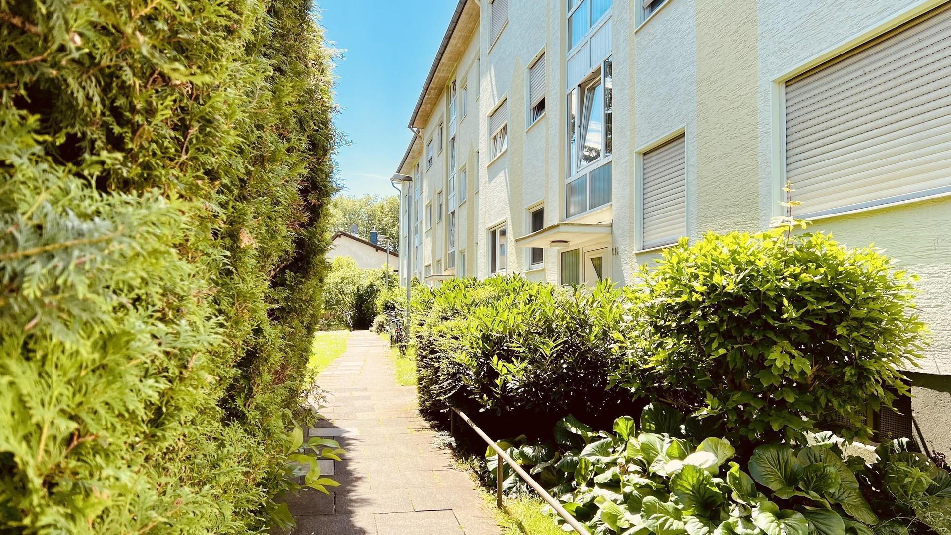 Gang zum Eingang des Hauses