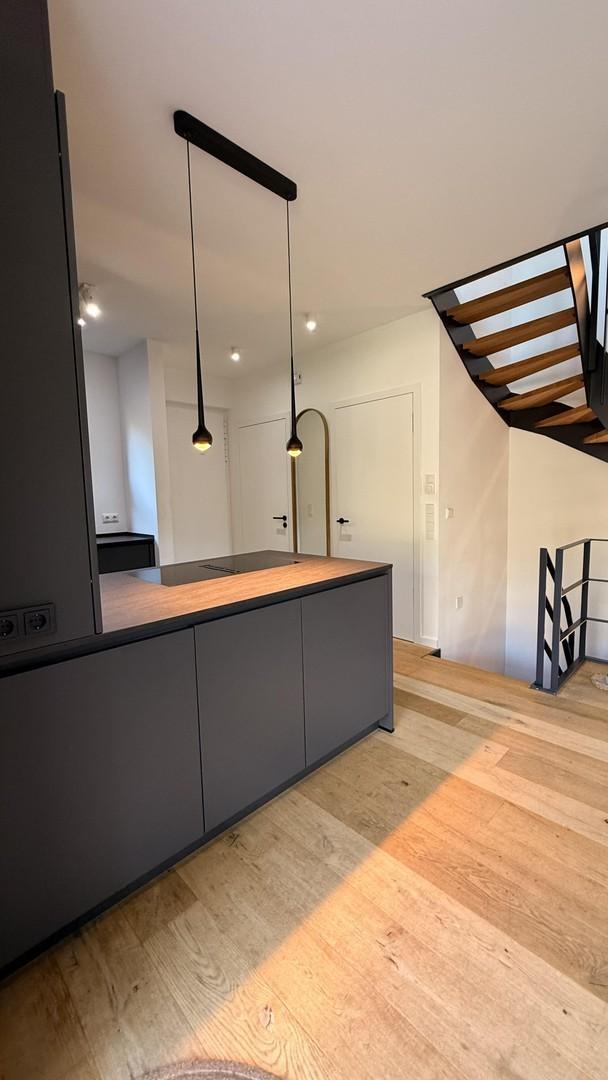 Offene Küche mit Kochinsel