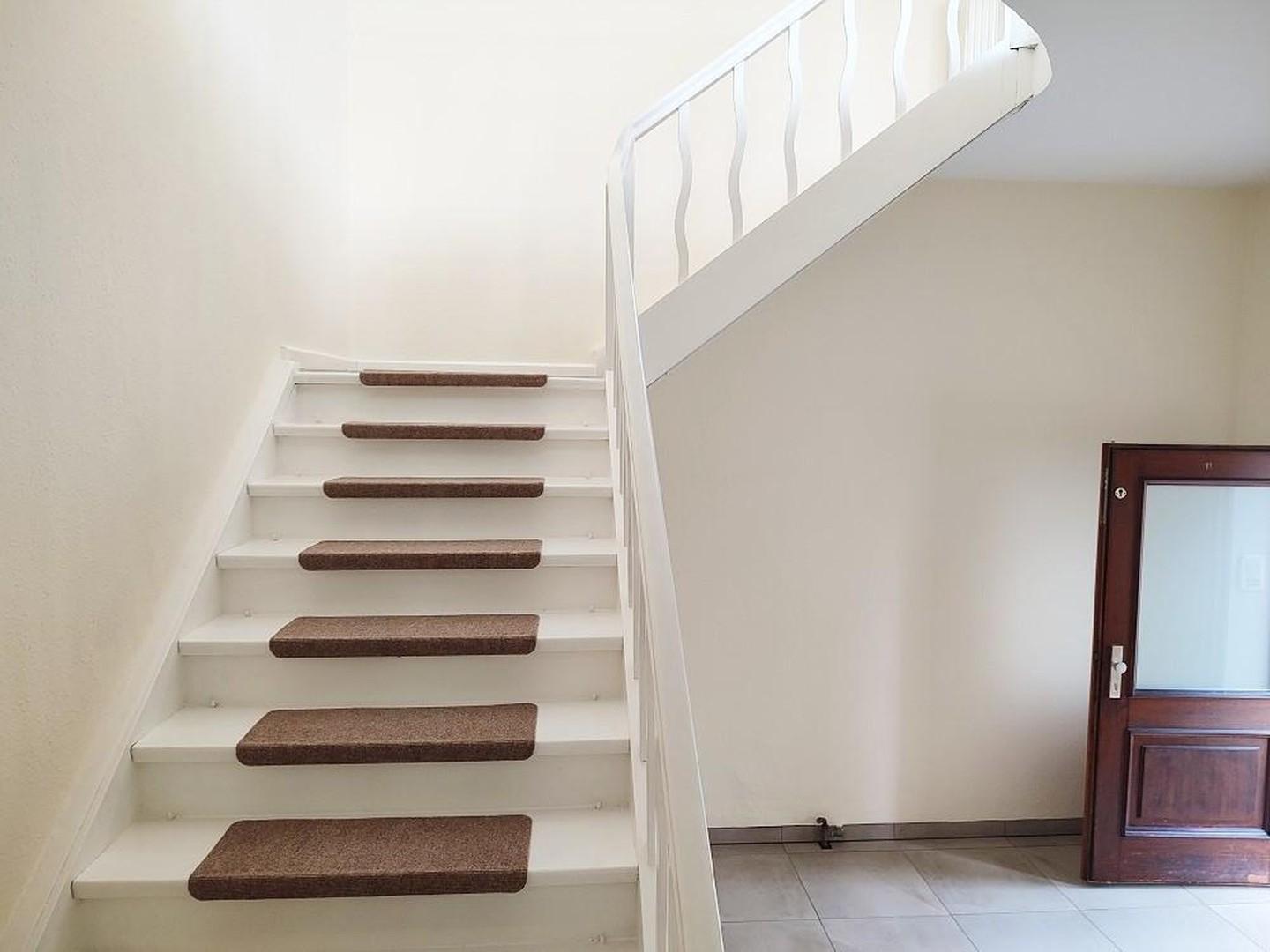 Wohnung / Büro Treppenaufgang