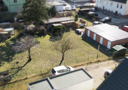 Bebaubares hinterl. Grundstück