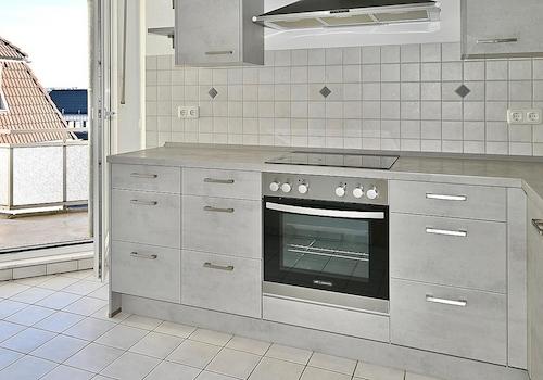 Küche mit Einbauküche