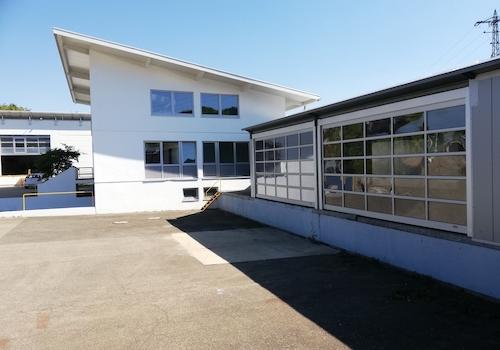 Seitenansicht Büro/Rampe/Tore