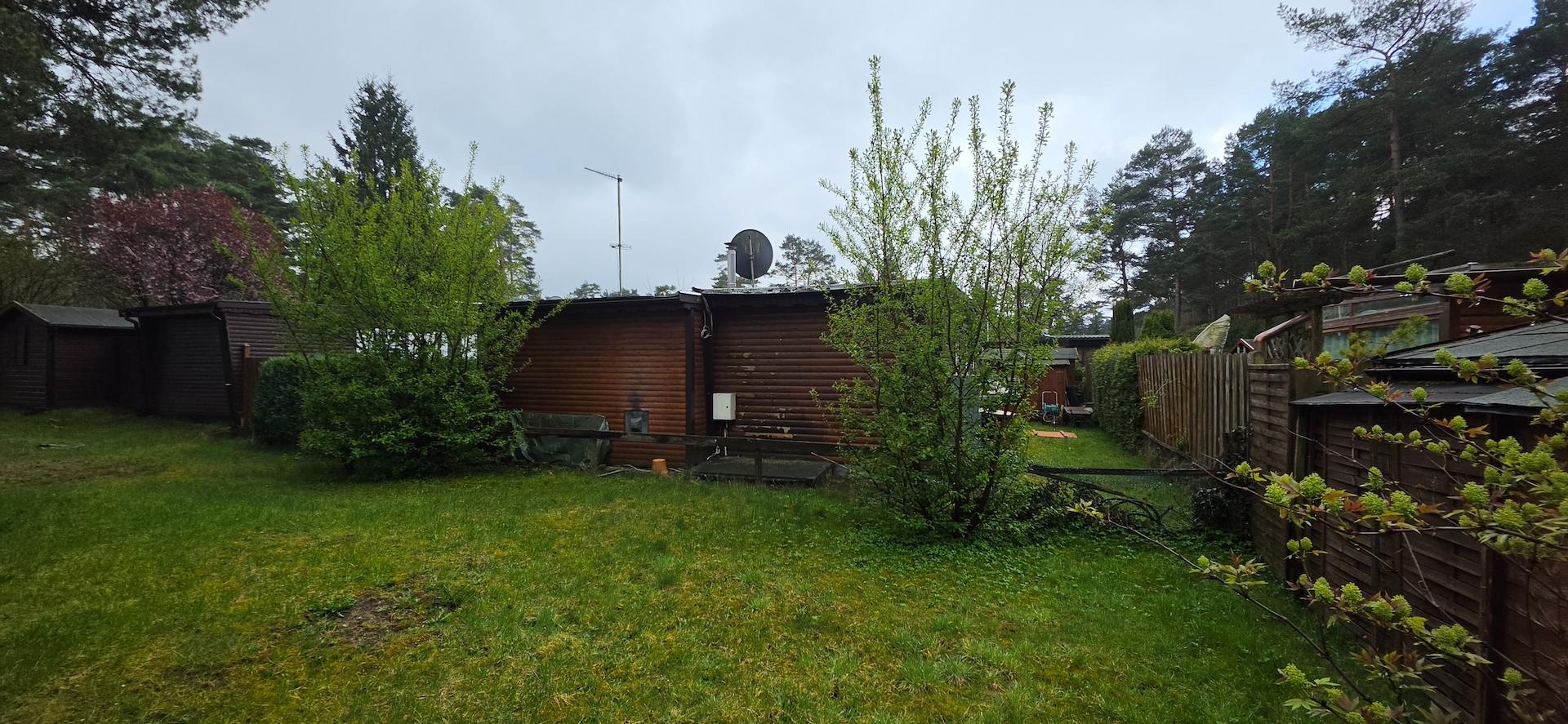 Grundstücksrückansicht vom Nachbarn aus