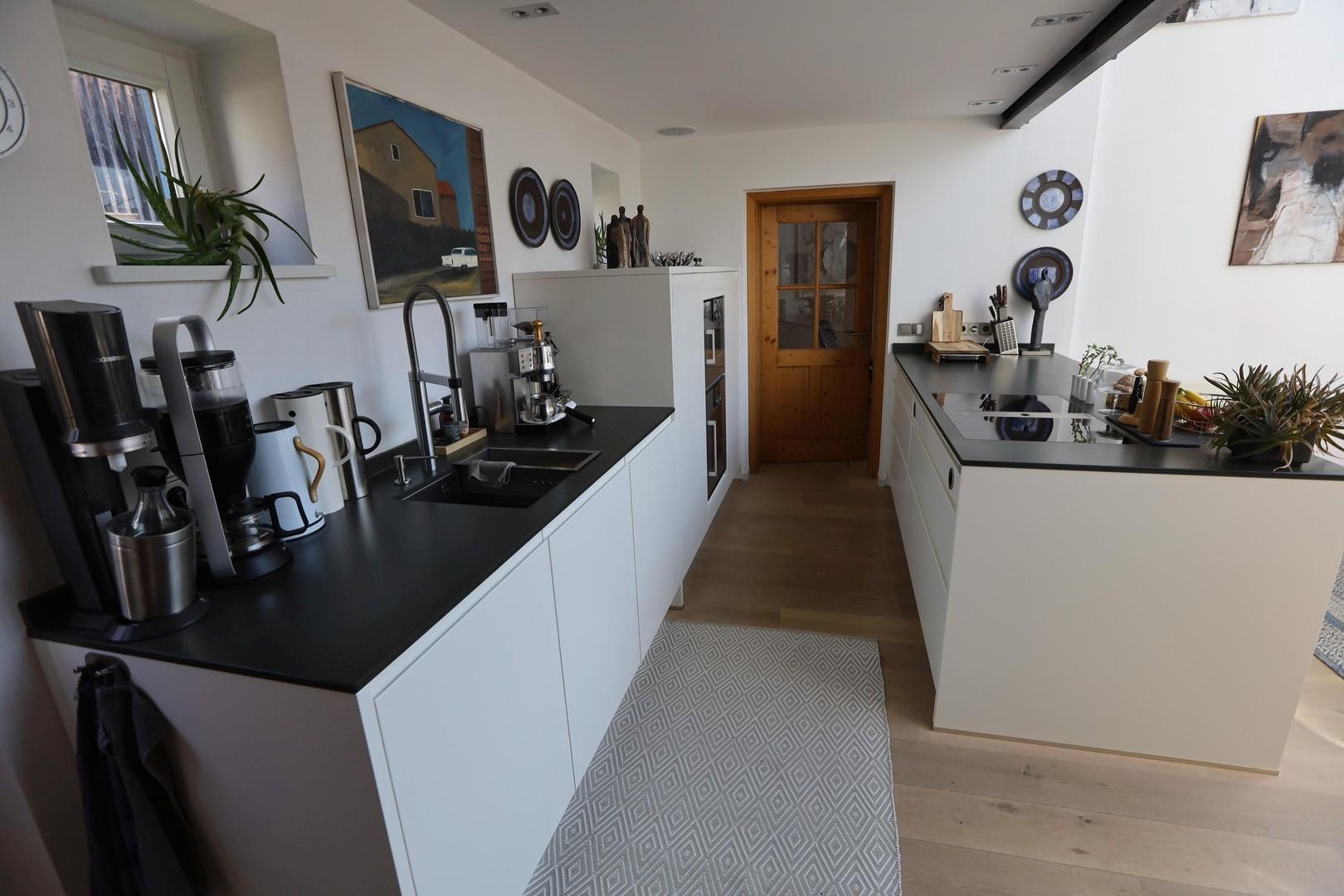 Küche –  Hochwertig & modern