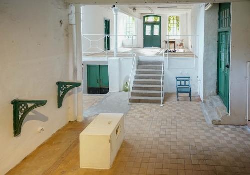 Gewerbefläche mit historischen Accessoires