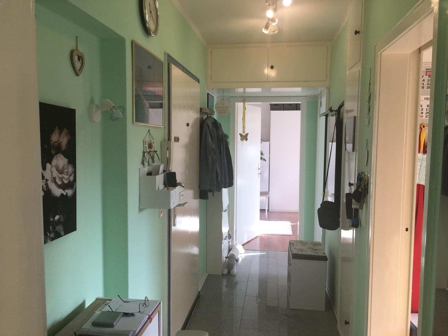 Flur mit div. Einbauten