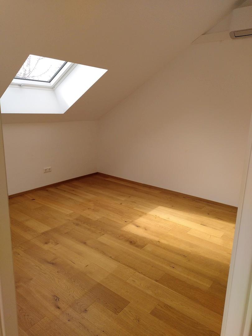 Arbeitszimmer neben Terrasse