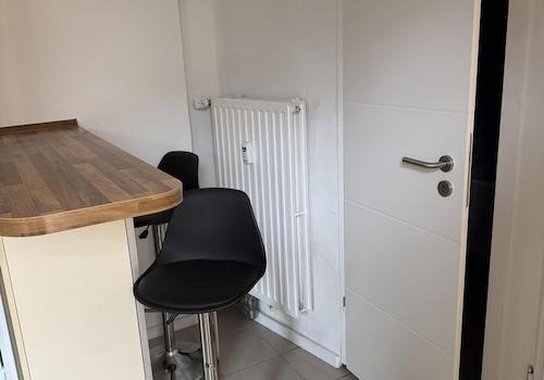 kleine Bar und Badeingang