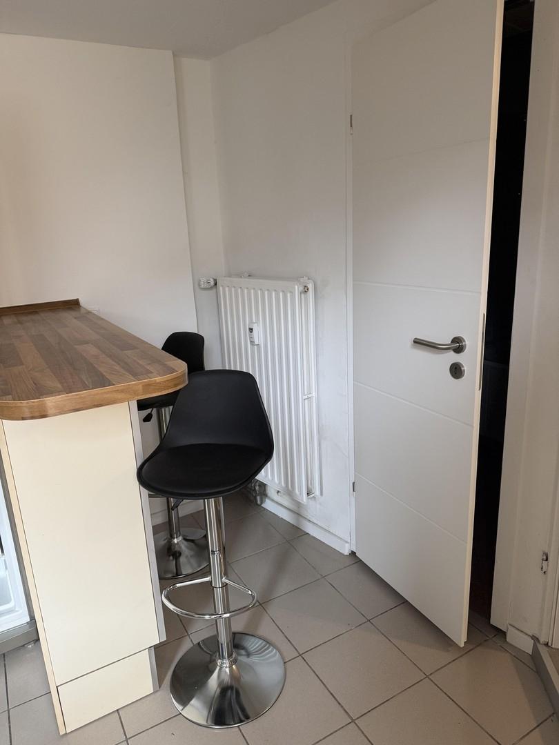 kleine Bar und Badeingang