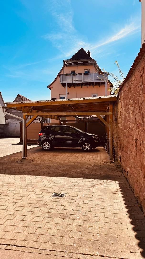 Stellplatz unter dem Carport