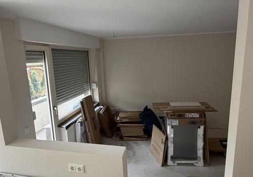 Blick in Wohnbereich von Küche