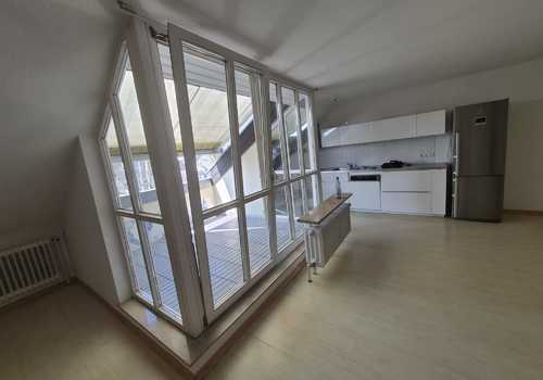 Blick Dachterrasse und EBK