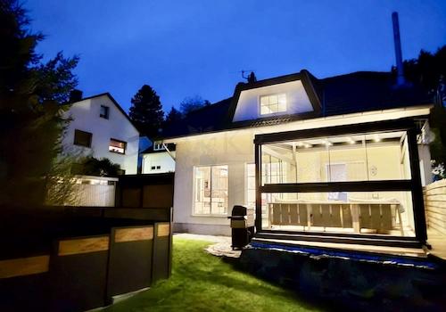 GARTENANSICHT BEI NACHT