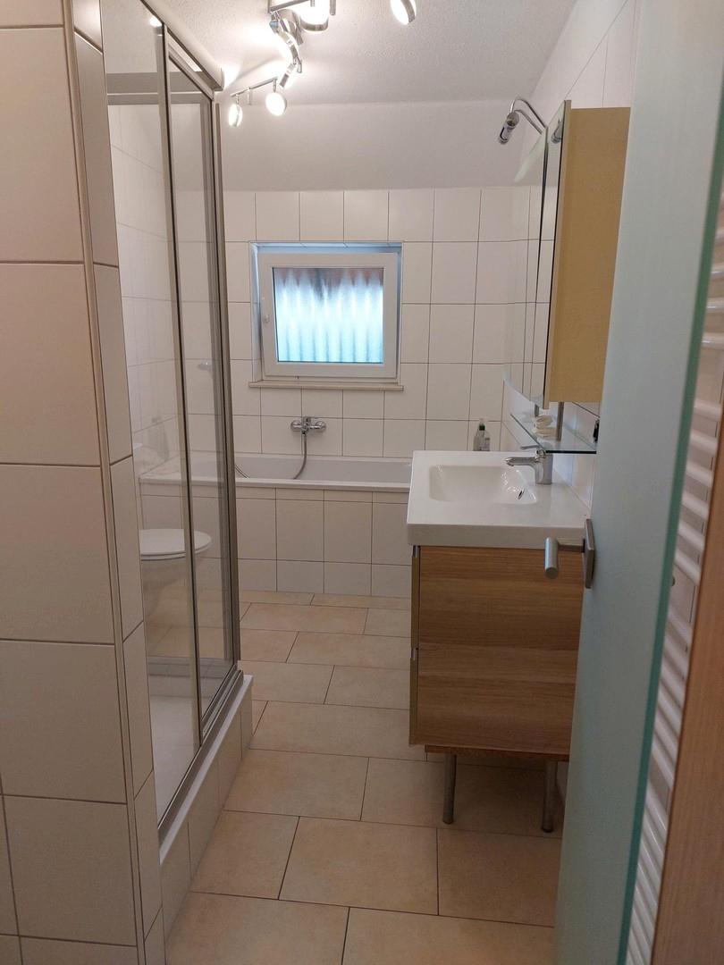 Badezimmer inkl. Badewanne