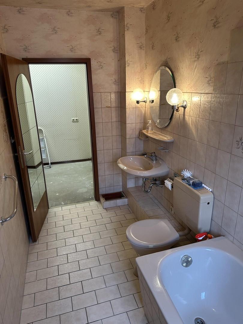 1. OG WC mit Wanne 2