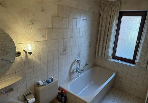 1. OG WC mit Wanne 3