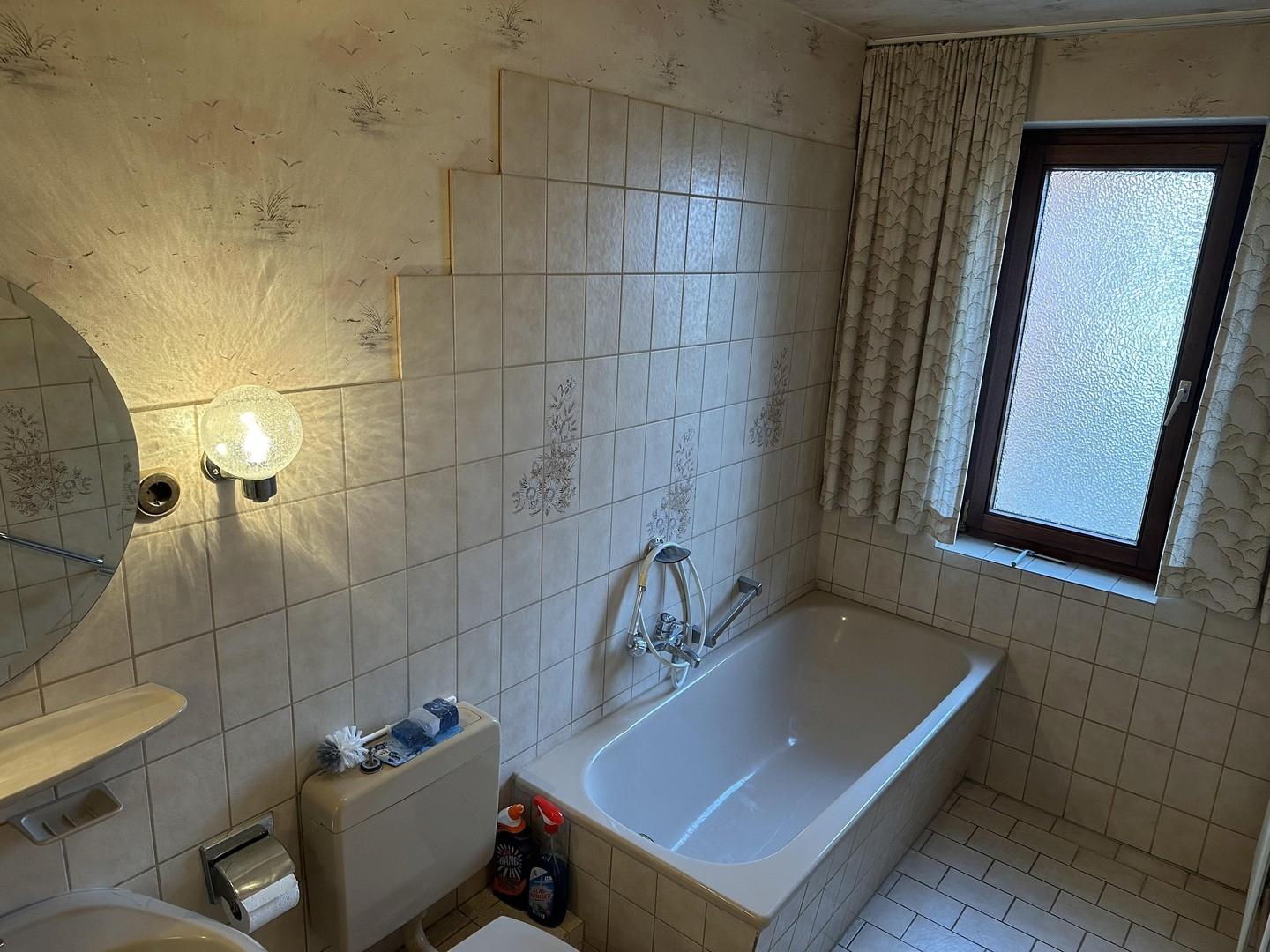 1. OG WC mit Wanne 3