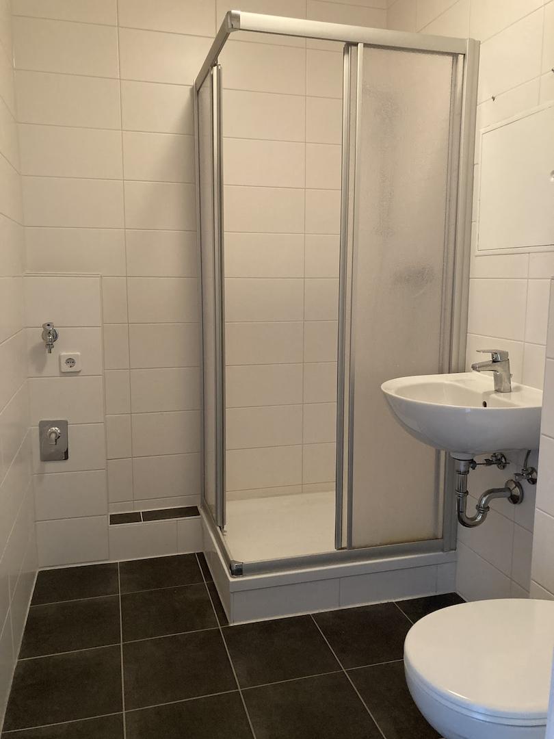 Muster Bad mit Dusche