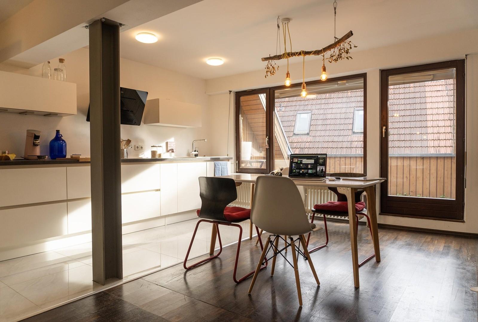 Wohnzimmer plus Küche