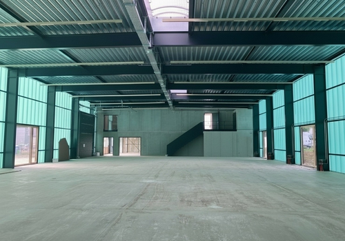 Halle-1 640m²