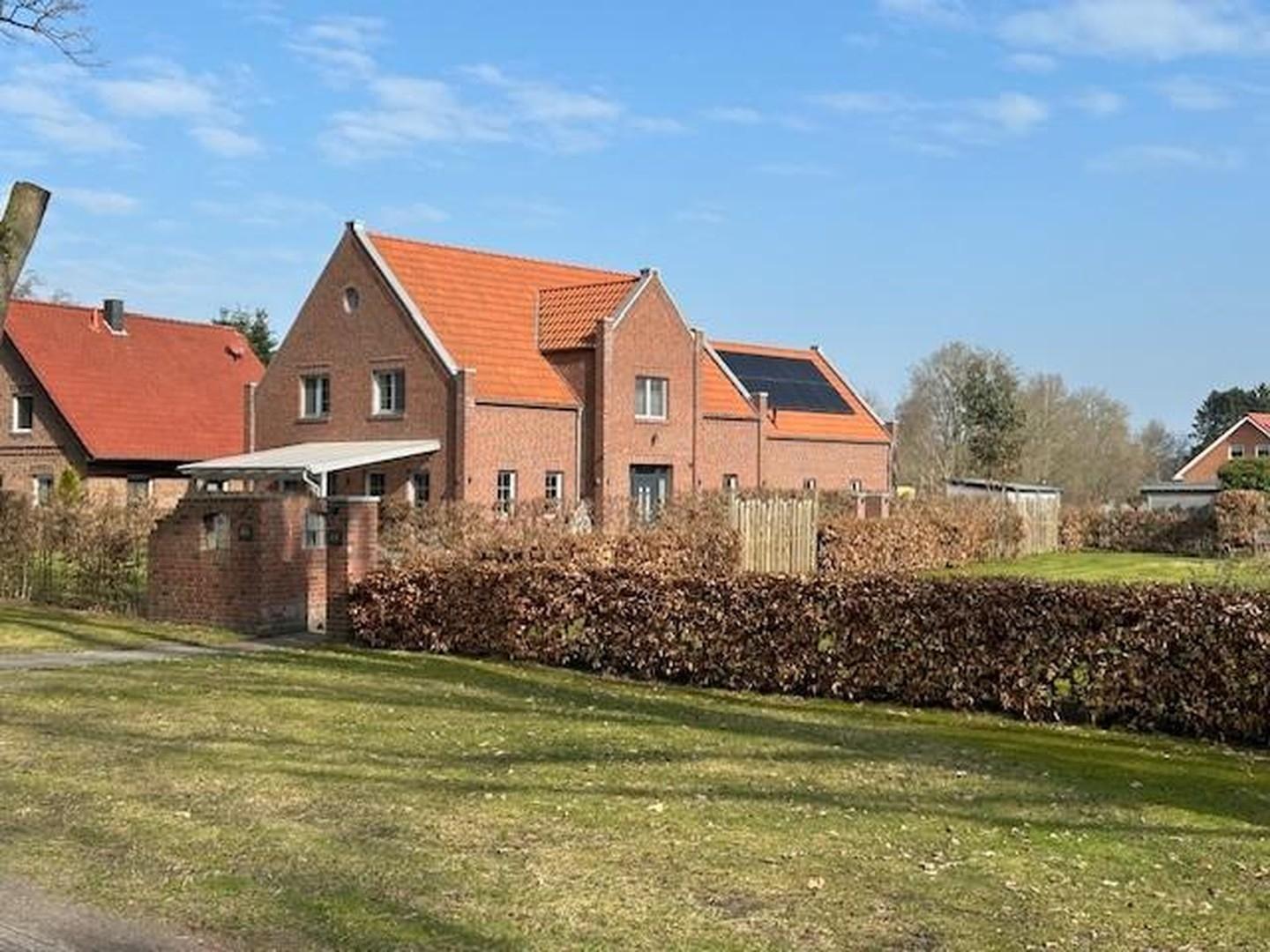 Seitliche Frontansicht Kanal