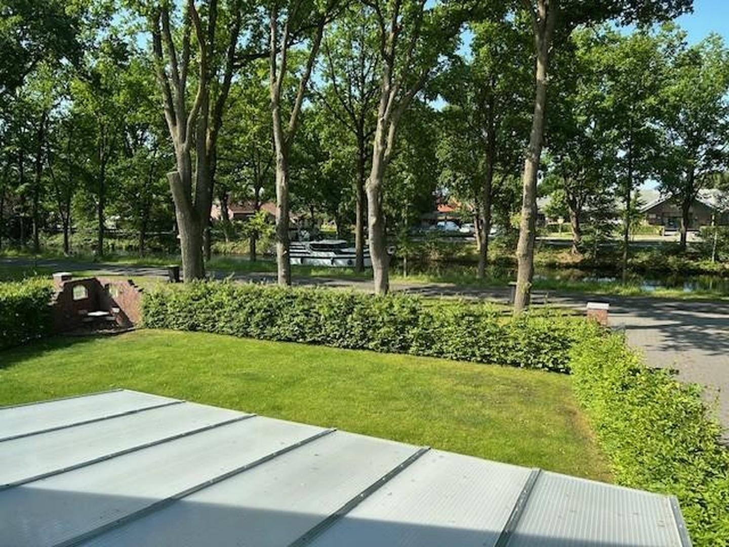 Blick auf Kanal vom OG