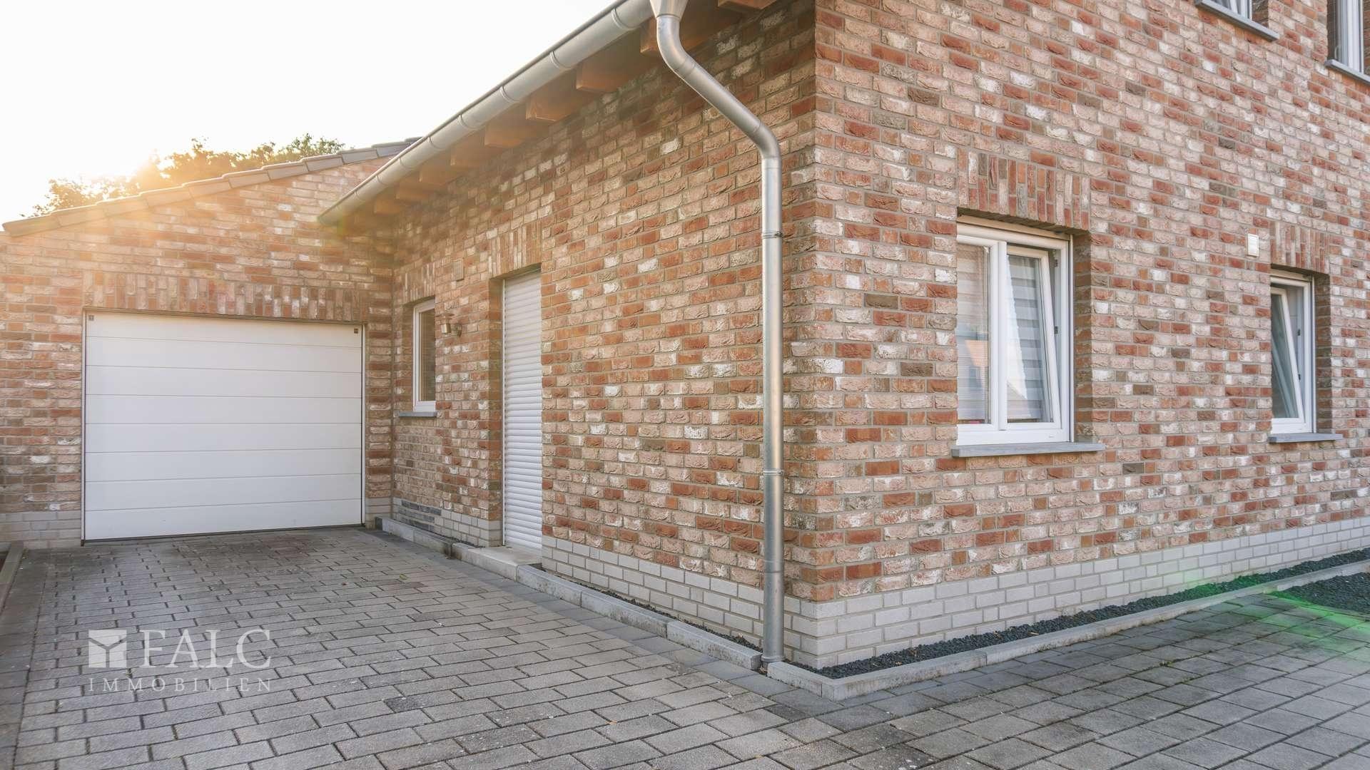 Außenansicht Garage