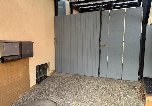 KFZ-Stellplatz (derzeit Abstellraum)