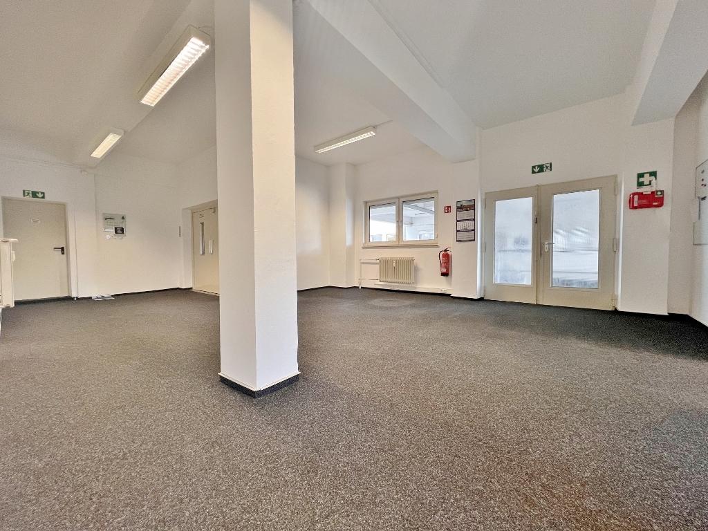 Großraumbüro/ Empfangsbereich