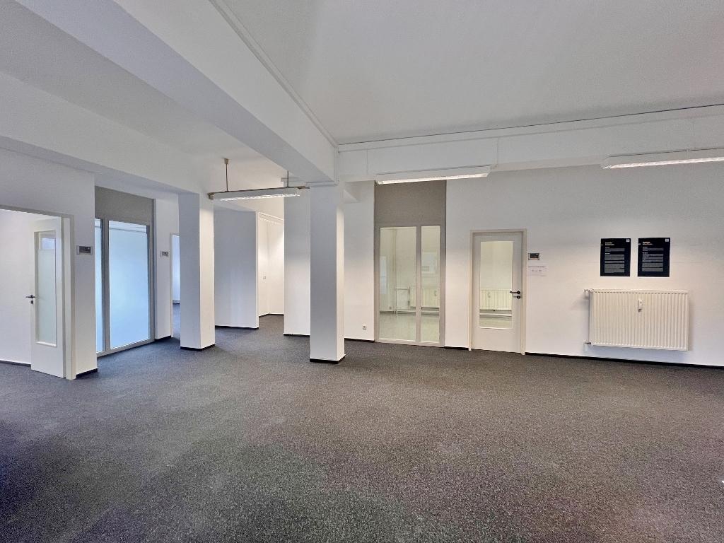 Großraumbüro/ Empfangsbereich