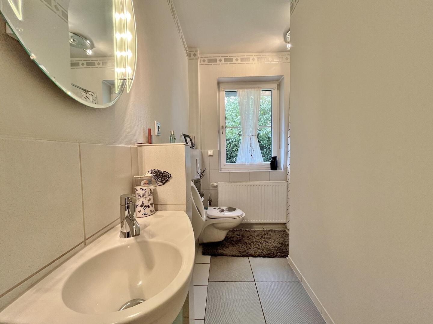 Gäste-WC mit Dusche 