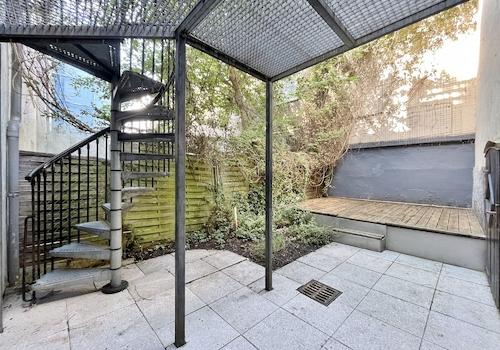 Terrasse und Innenhof