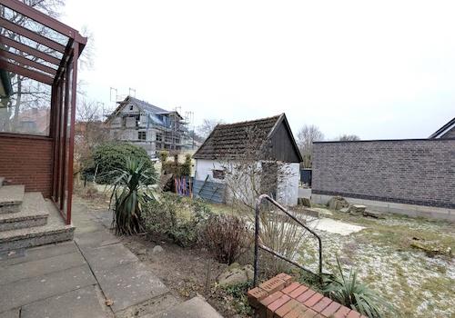 Garten mit Gartenhaus