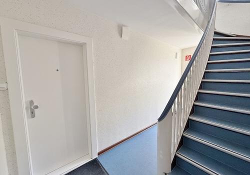 Treppenhaus / Wohnungseingang