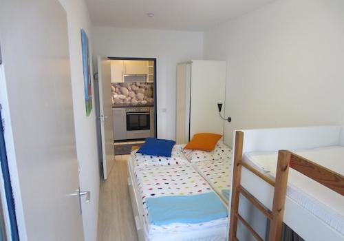 Kinderzimmer mit Ausziehbett