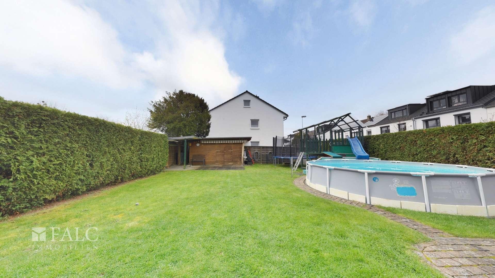 Garten mit Gartenhütte