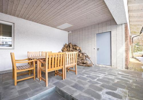 Überdachte Terrasse Nr. 3 – Zugang unter anderem von der Küche