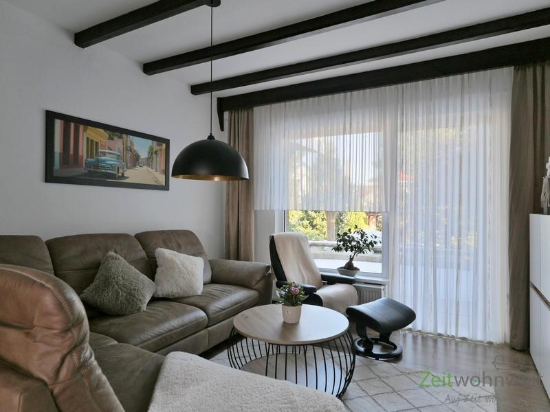 Ecksofa vor dem Terrassenausgang