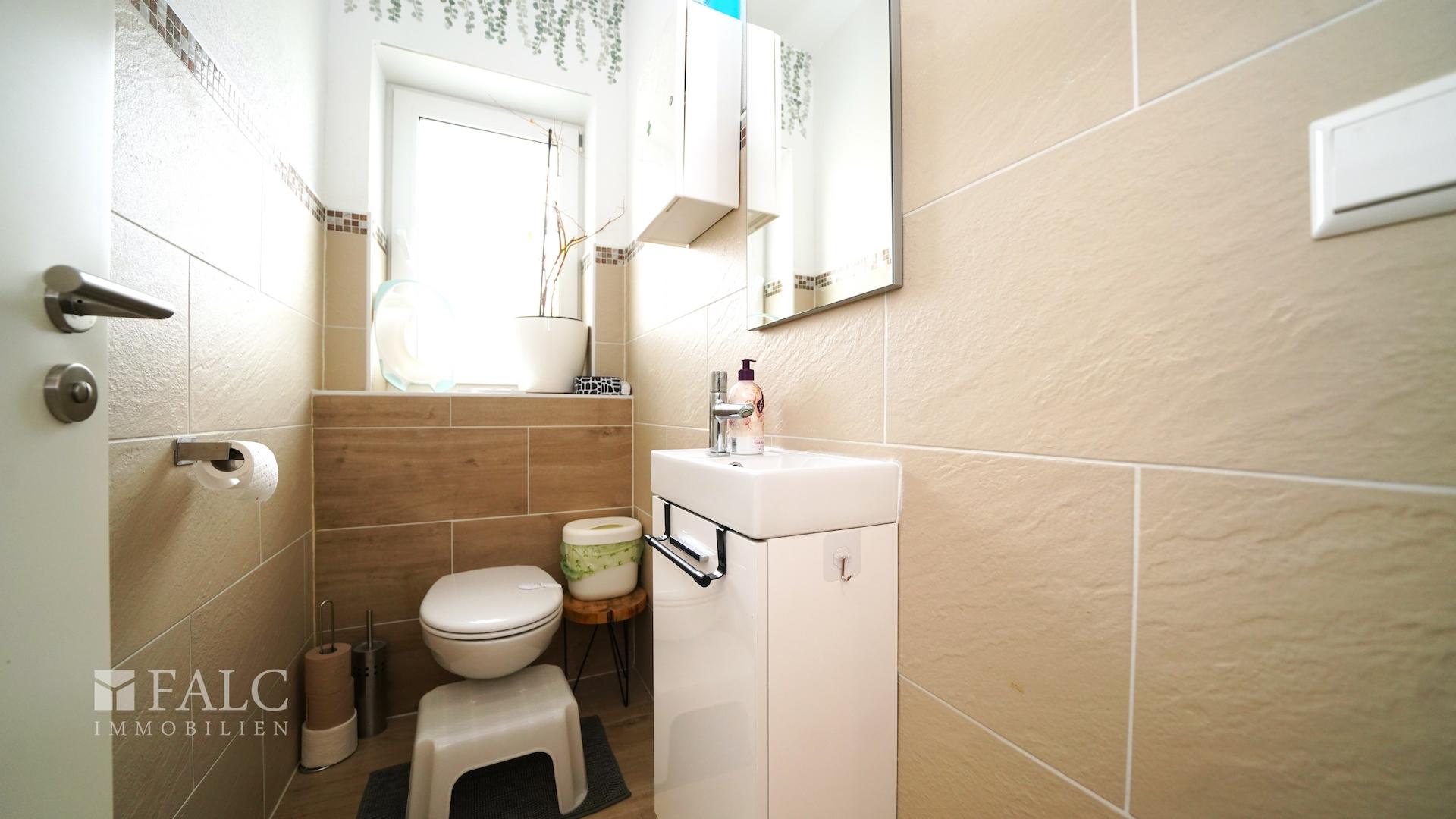 Modernes Gäste-WC DG