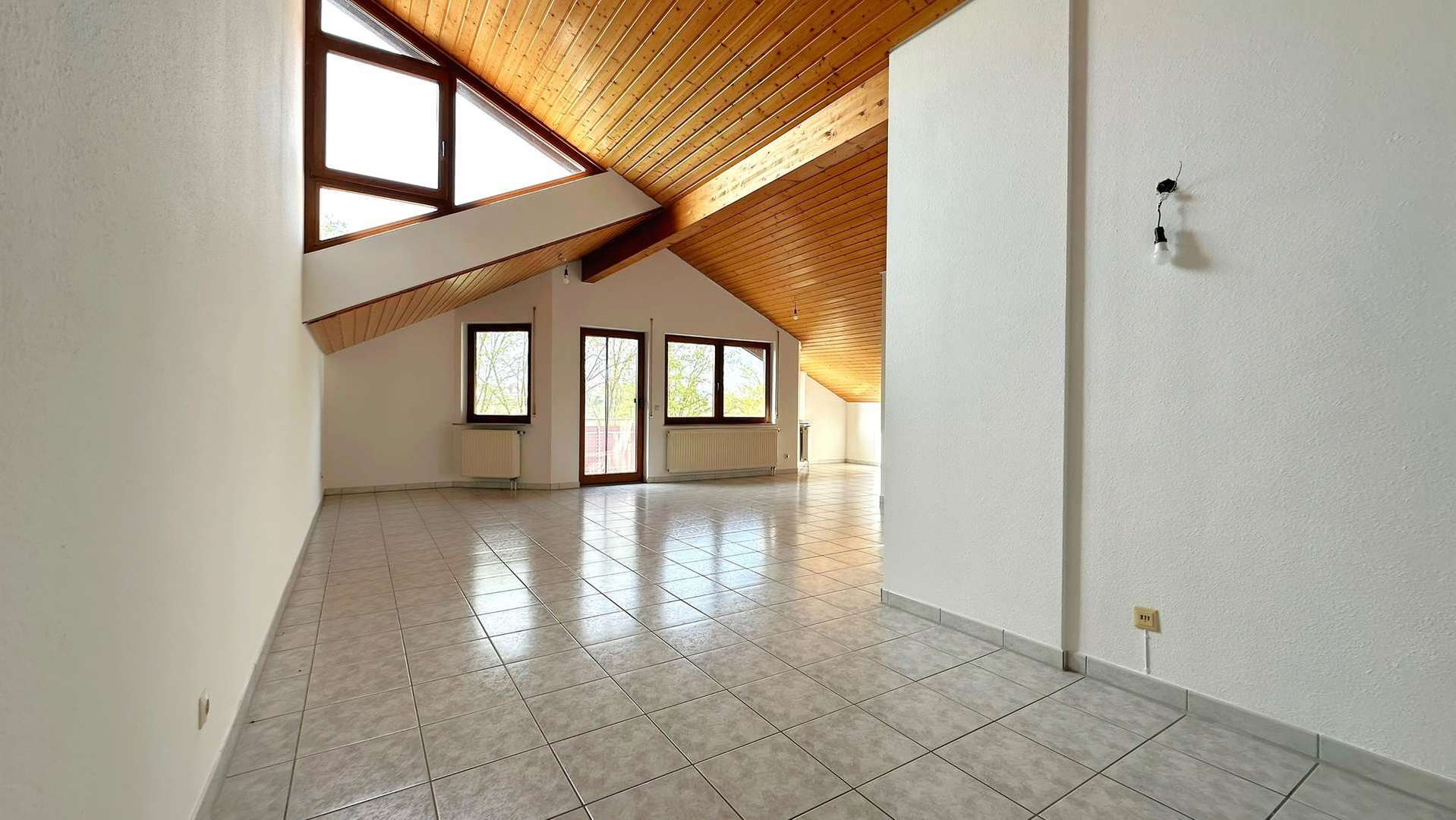 Wohn- u. Essbereich (4)