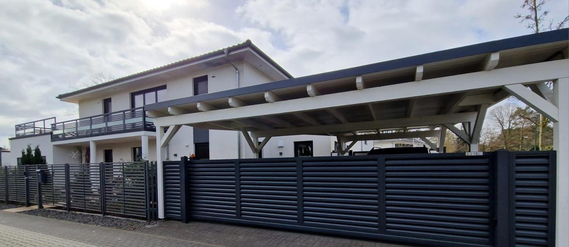 Vorderansicht Privatstraße