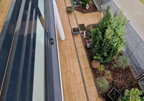Vorgarten vom Balkon 