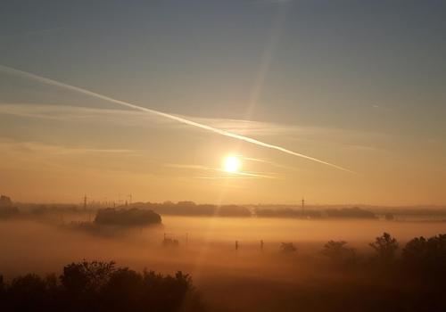 Sonnenaufgang im Nebel