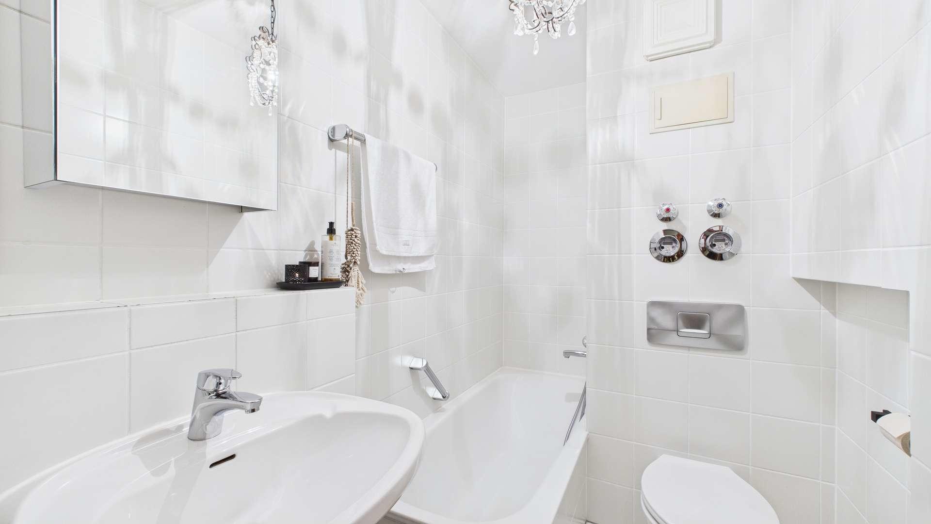 Badezimmer mit Badewanne