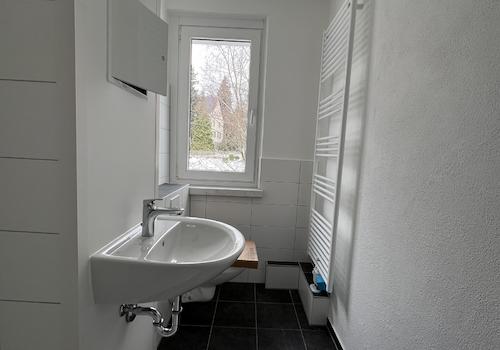 Bad mit Wanne Blick Fenster