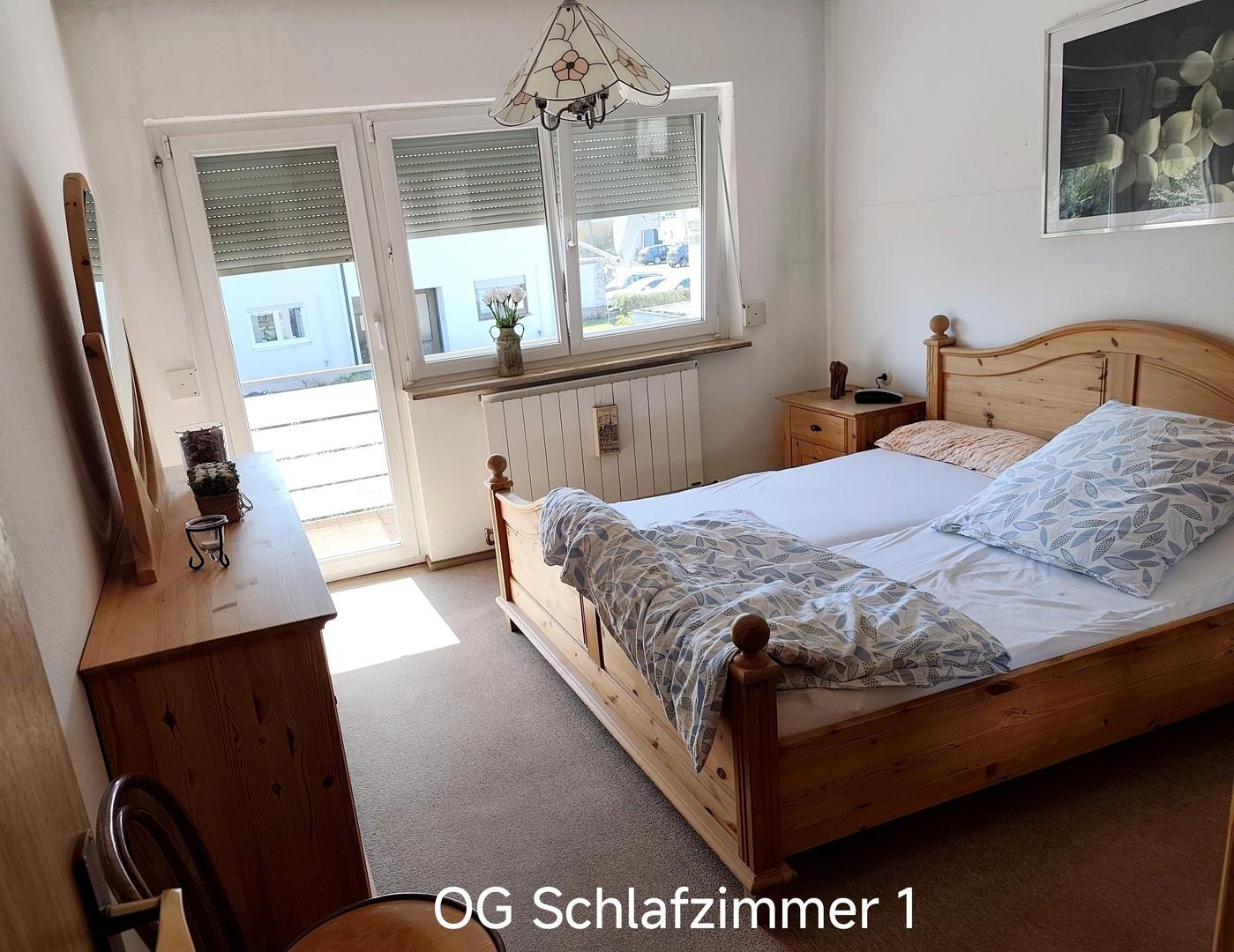 OG Schlafzimmer 1