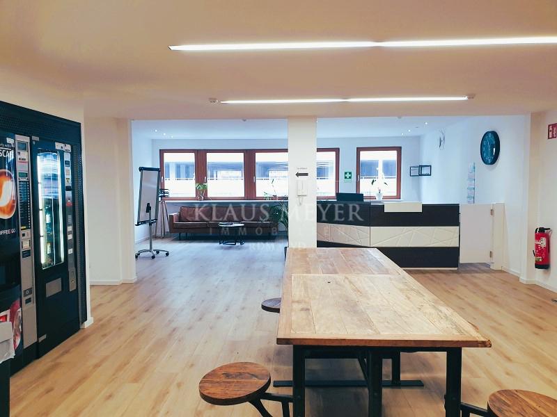 Empfang / Warten / Pause