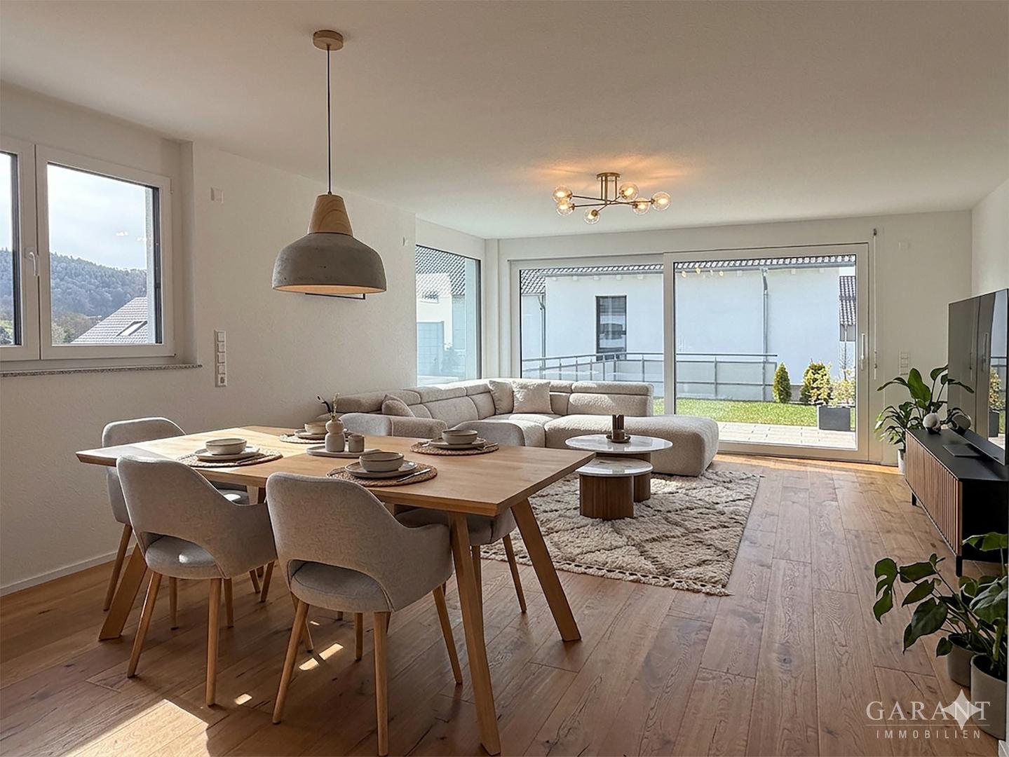 KI - Wohn- und Essbereich